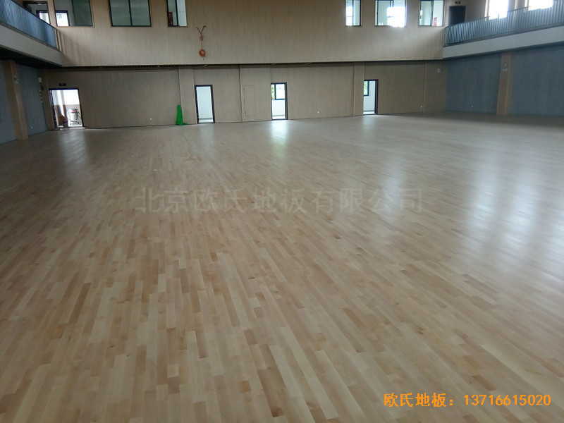 上海寶山區美蘭湖中學運動館運動木地板鋪設案例5
