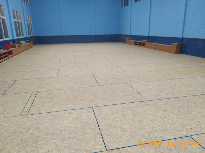 湖南婁底市建設銀行羽毛球館體育地板施工案例2
