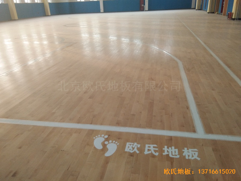 山東李滄徐水路小學籃球館體育木地板鋪設案例4